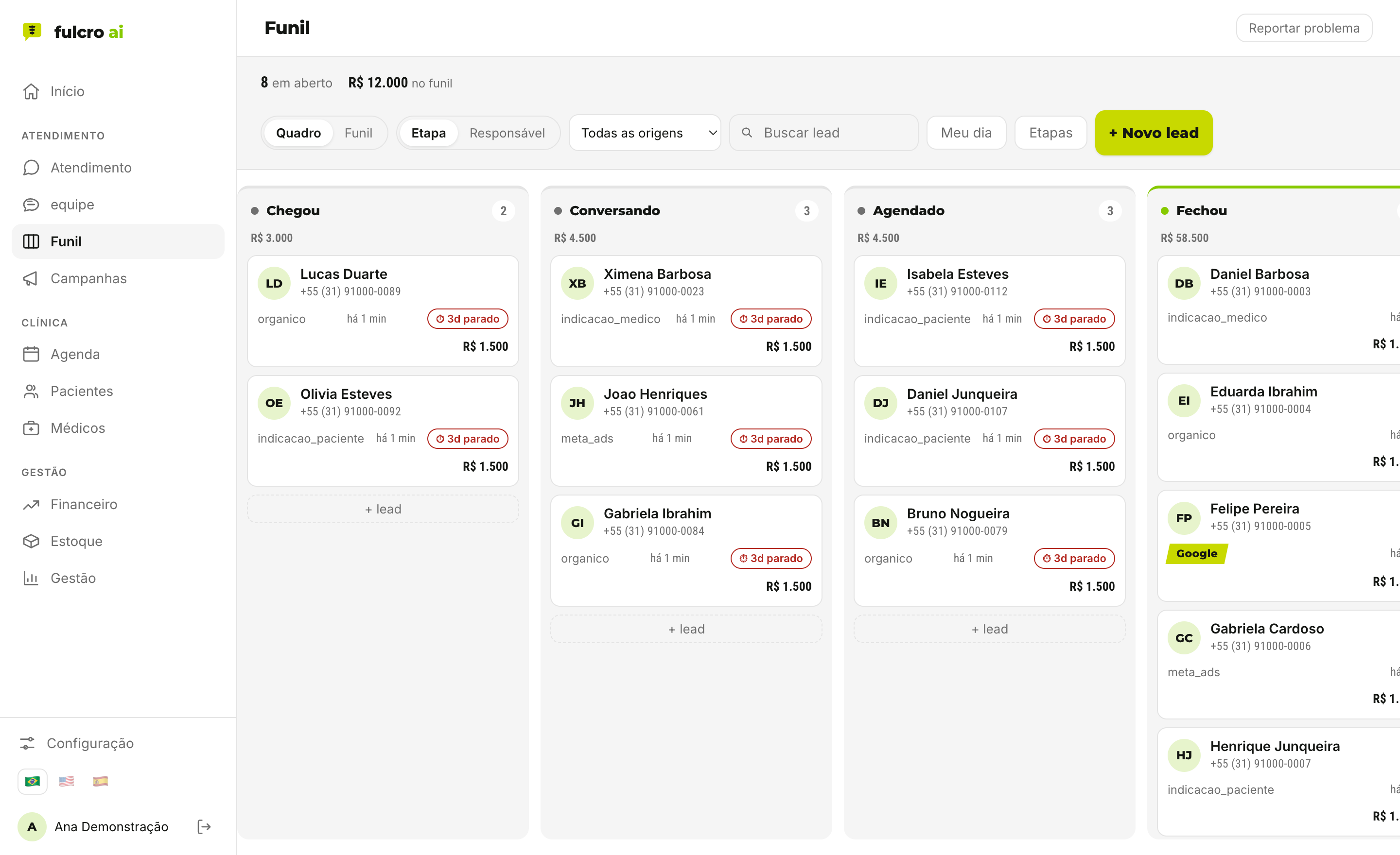 Funil de leads da fulcro: cartões por etapa, com valor em aberto e alerta de lead parado